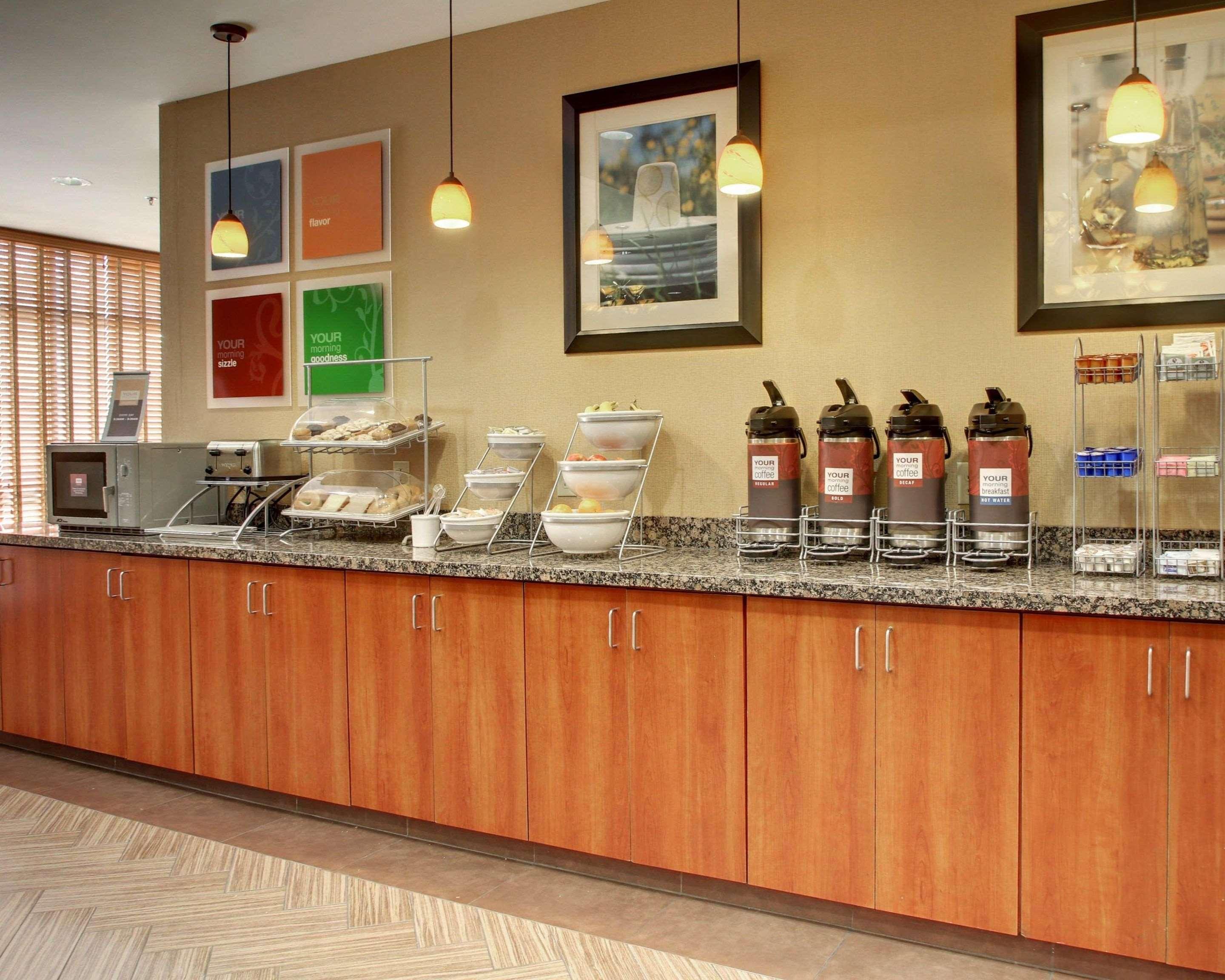 Comfort Suites Airport Luckney Eksteriør bilde