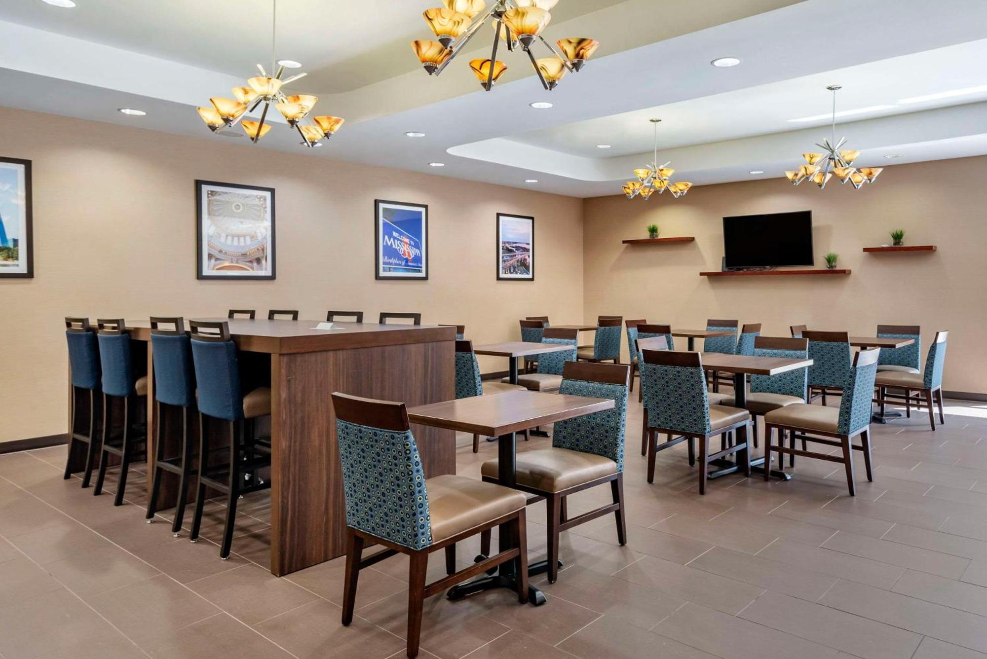 Comfort Suites Airport Luckney Eksteriør bilde