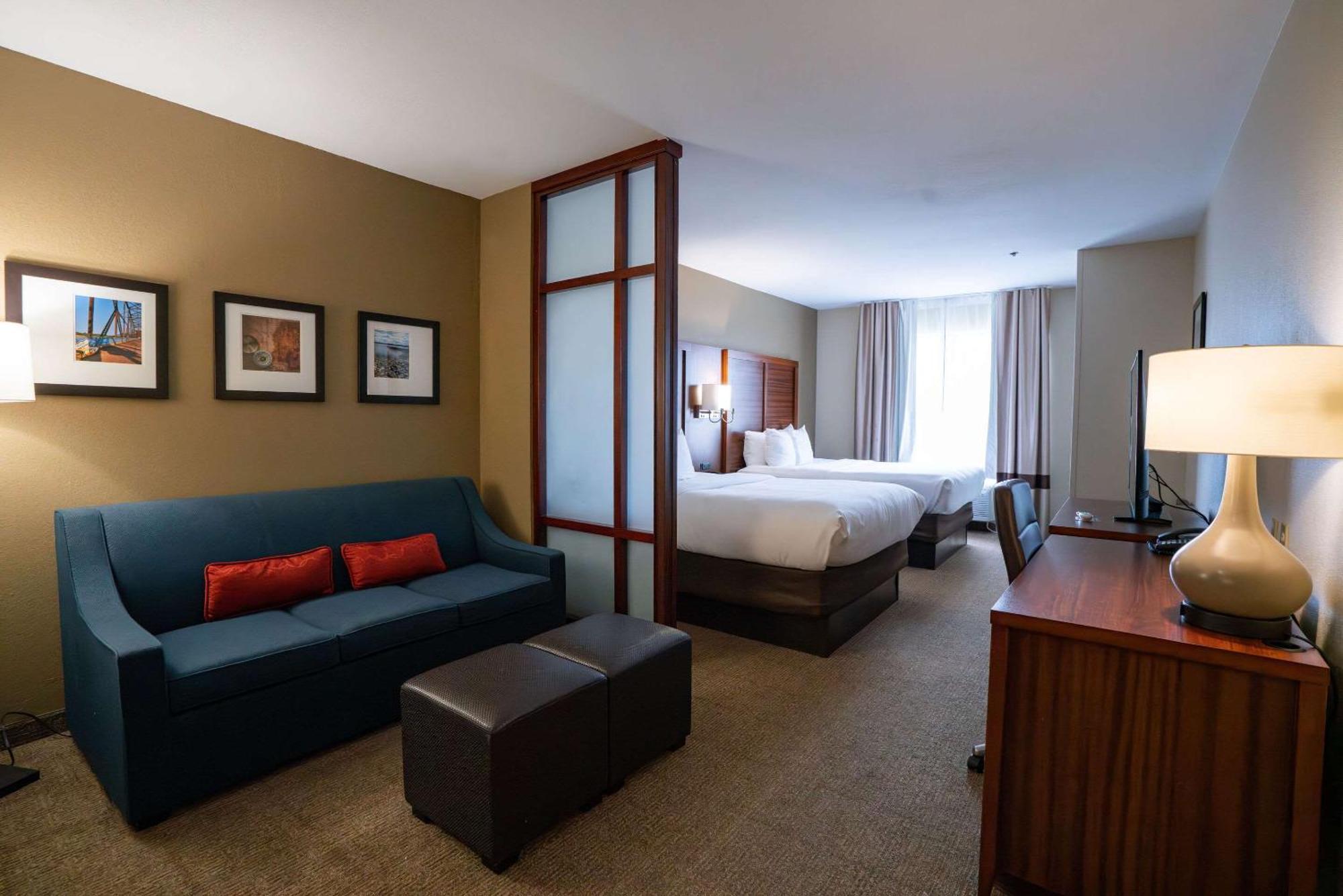 Comfort Suites Airport Luckney Eksteriør bilde